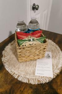 Cozy with Private Entry Near Fort Myers & Airport