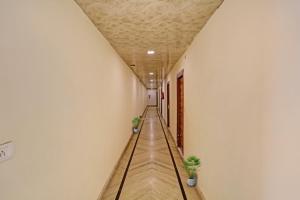 Hotel O Raas Near Hira Sweet