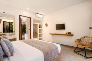 Fazeela Luster 6 BR Private Pool Villa ZN311