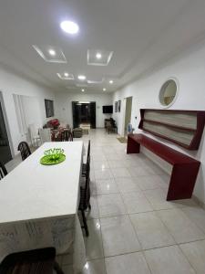 Casa em Tamandaré, 5 suítes com ar, 300m da praia