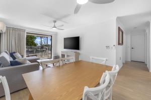 Spinnaker Apt 6- Mooloolaba Beach