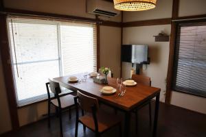 6 Min Walk from Aoto Station, Direct Access to Narita, Haneda Airports, Old house with modern renovation,