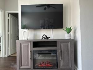 Trendy, upscale apartment!