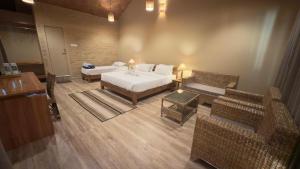 HABITAS RHINO BY NATURE HUNT