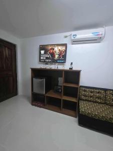 wombats beach resort,hotel, bar and restaurant