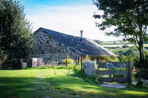 Cosy Rural Barn with Private Garden & Forest - The Cart Barn