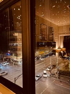 Elegant CBD Haven with City Views