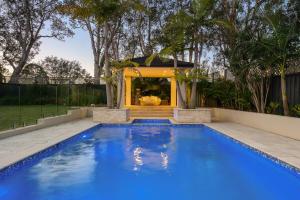East Lindfield Family Retreat with Pool & Garden