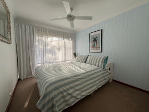 Catalina Cove-From Door to Shore in 2 Minutes