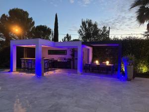 Sublime Villa with Pool and Jacuzzi