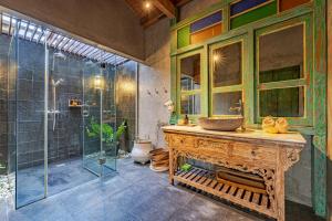 Villa Java an unique 3 bdr villa overlooking rice paddies