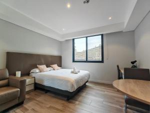 Studio in heart of Roseville