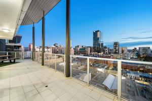 O-SixStays Luxe City Ocean Views