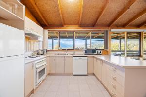 Alpine Vista with Stunning Mt Buller Views