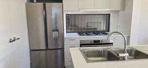 Luxurious new 5 bedroom house and Double garage