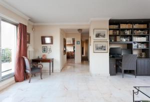 Charming parisian rooftop ! 120m2 for 8 people