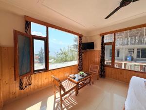 The Suraj Cottage Manali ! Private Parking ! Bonfire ! Playing Zone ! Near Mall Road