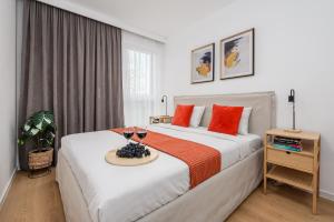 Lumina luxury 4-rooms apart with parking