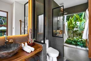 Kellandra Tropical 6 BR Private Pool Villa ZN313