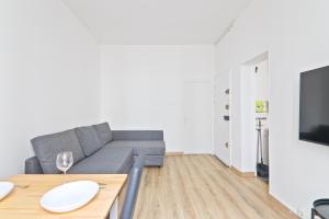 Eiffel Tower 2 Heart of Paris 1BR-4P with NetFlix