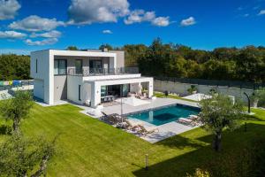 Villa BB Rapsody 10 with heated salt water pool