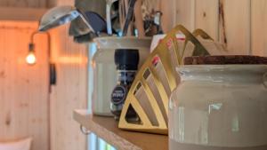 CRASHNSTAY - Mamaloe