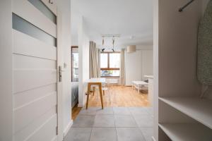 Metro Wierzbno Inviting Apartment by BookingHost