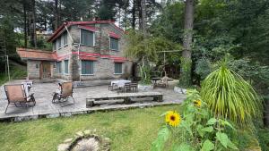 Shantiniketan Mountain Home