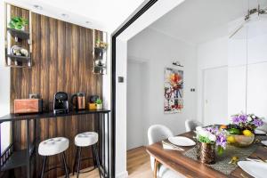 2BR, 4 Baths, Terrace Steps from Sofia Landmarks