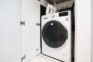 Stylish Heritage Hideaway on Flinders ACDC Lane