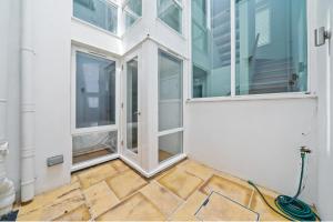 3 Bed City Centre House Sleeps 6 - Parking Wifi