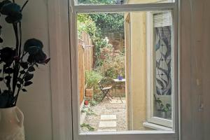 1 Bed Victorian flat Sleeps 4 - Garden & Patio