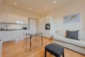 EasyTopStay - Naviglio White Bliss