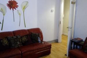 House - Sleeps 5 Private Garden & Free Parking