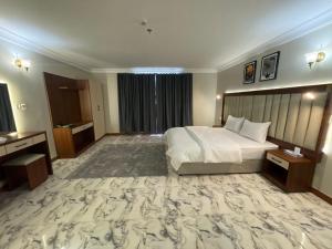 أي رووم سويتس