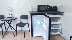 ALFA Stuttgart Einzelzimmer Teeküche Porsche Bosch l Gemeinschaftsbad WIFI SmartTV l Single room with kitchenette and shared bathroom BS21A6