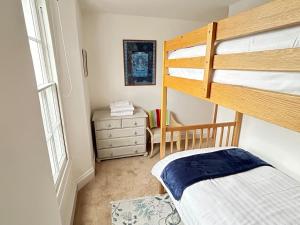 Seacroft - Cosy Georgian Listed Townhouse sleeps 6 dog friendly