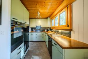 Mountain Apartment - Hot Tub & Sunset Views