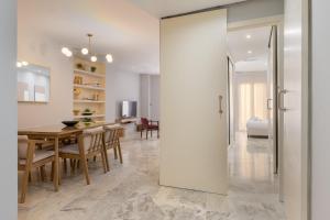 Stunning 3BR 2BTH with Parking and Jacuzzi