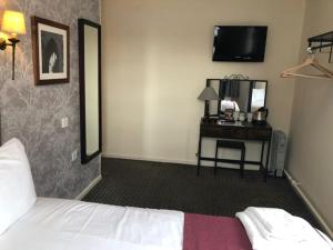 Ye Olde Talbot Hotel by Greene King Inns