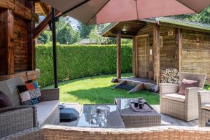 Chalet Altura- 5 Bedrooms - Jacuzzi and Sauna - By Cozee Rentals