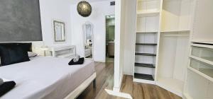 Ideal for families on the beach in Barcelona with a pool