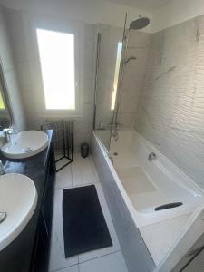 Comme à la maison B and B