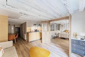 2BR apartment next to Notre Dame de Paris