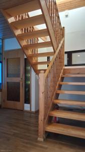 Perfect place forkind of groups