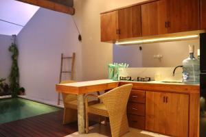 Luxury private pool villa 7 minutes to ubud