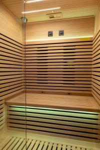 Love Room Strasbourg, Sauna, Spa, Suite Bali, Évasion Romantique et Sensuelle