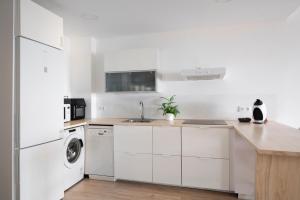 AA Guest - Rubi Front Sea Views Eco Apartment