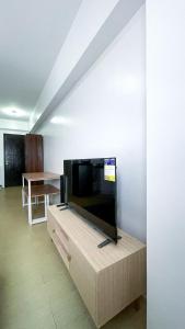 Modern Comfort Studio with City Views