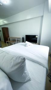 Modern Comfort Studio with City Views